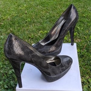 🔥 SALE AND $4.99 SHIPPING 🔥Calvin Klein pumps